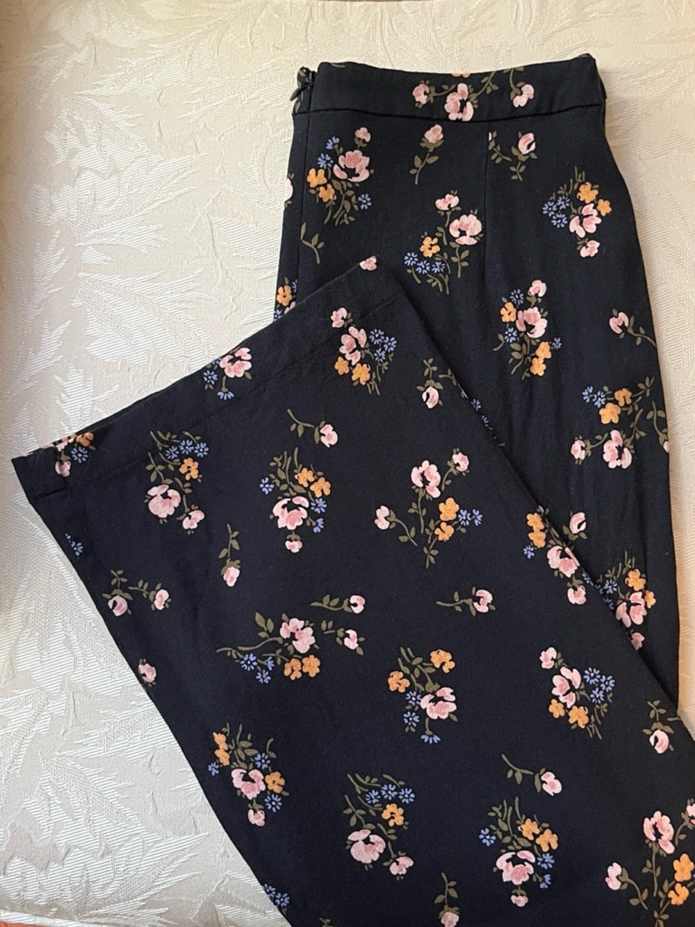 Reformation Black Floral Print Summer Cropped Leg Women's Pants (Size: 4)